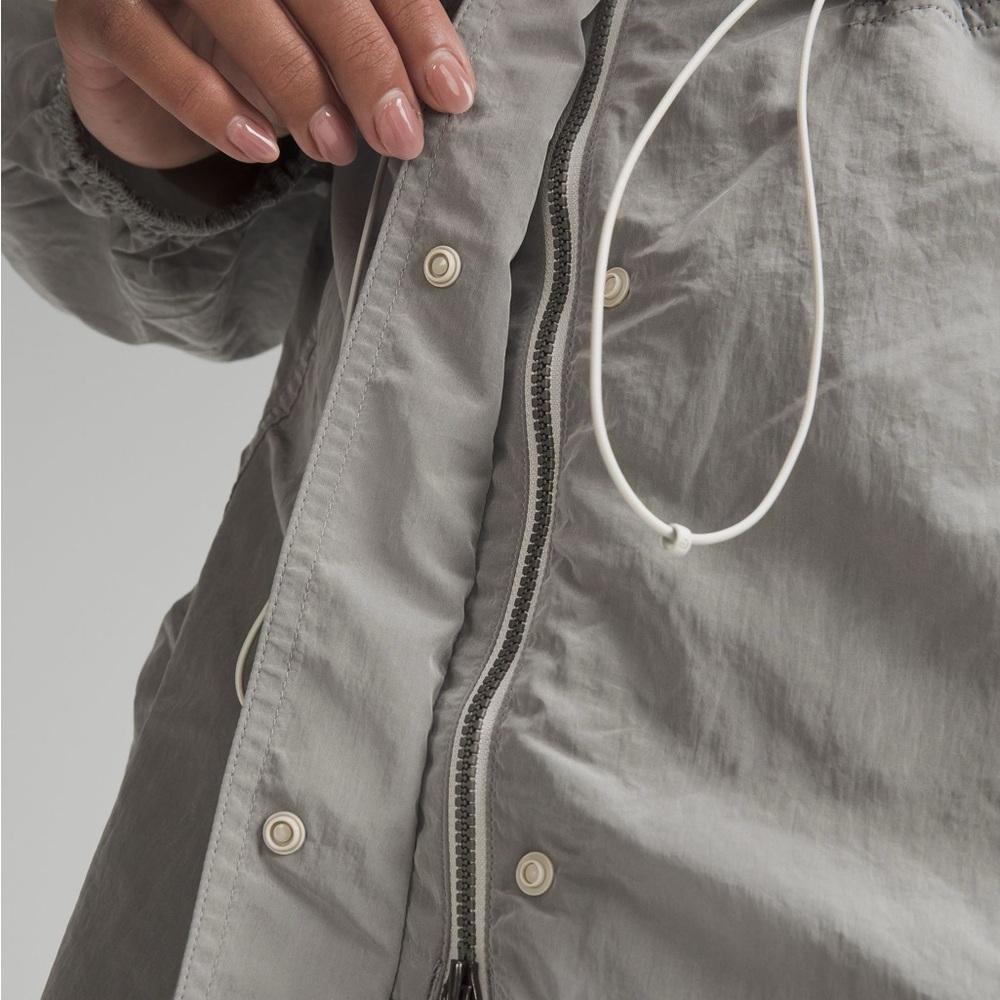 lululemon athletica Gray Utility Rain Jacket Lightweight Relaxed Fit NWOT - Picture 7 of 14